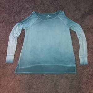 American Eagle with cut out shoulder